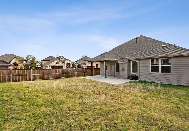 1833 Meadow Trail Ln — Photo 29
