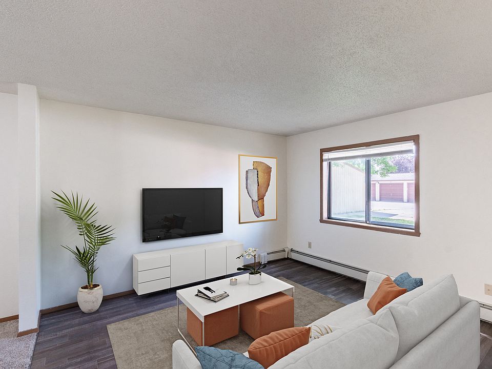 Fargo, ND Rosegate Apartments | 01D | Living