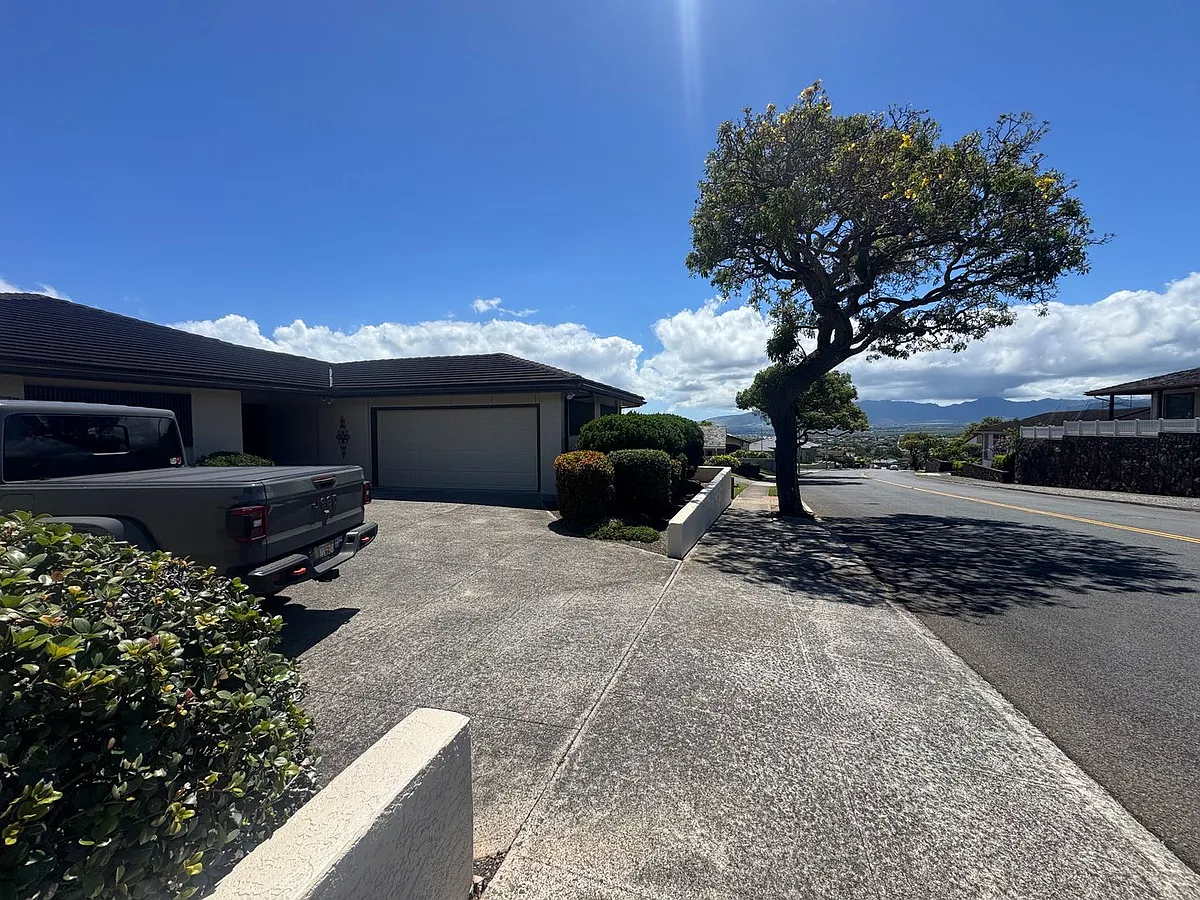 Building Photo - 98-673 Kaahele St