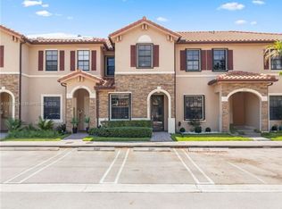 9385 W 33rd Way, Hialeah, FL 33018