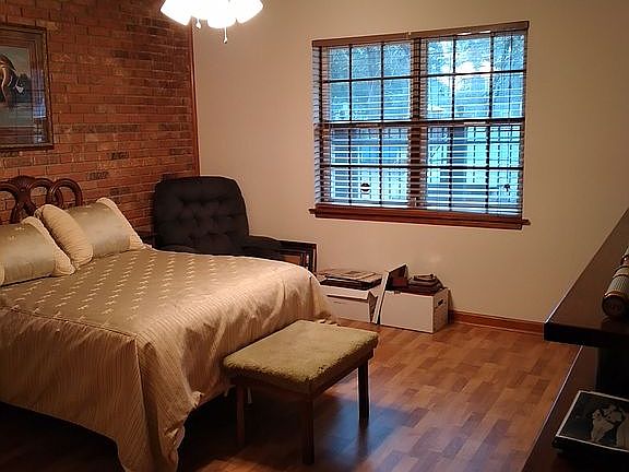 3rd image of 1313 W Saint Mary Blvd