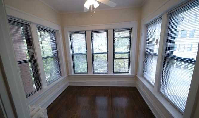 2nd image of 2811 N Pine Grove Ave APT 2A