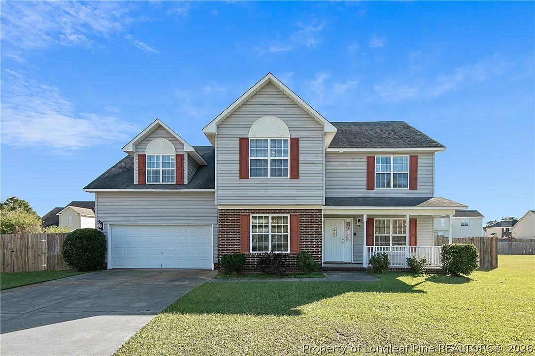 3 bed, 2.0 bath, 2138 sqft, $2,300 — Photo 1