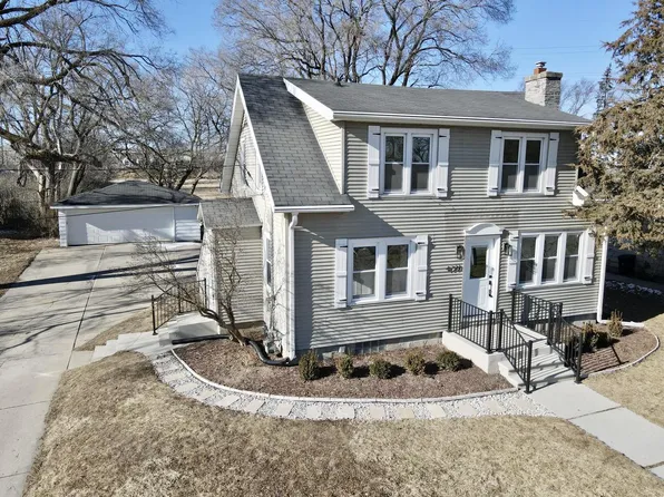 4731 North 118th STREET, Wauwatosa, WI 53225