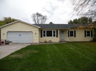 2022 Lindy Dr, Lansing, MI 48917
