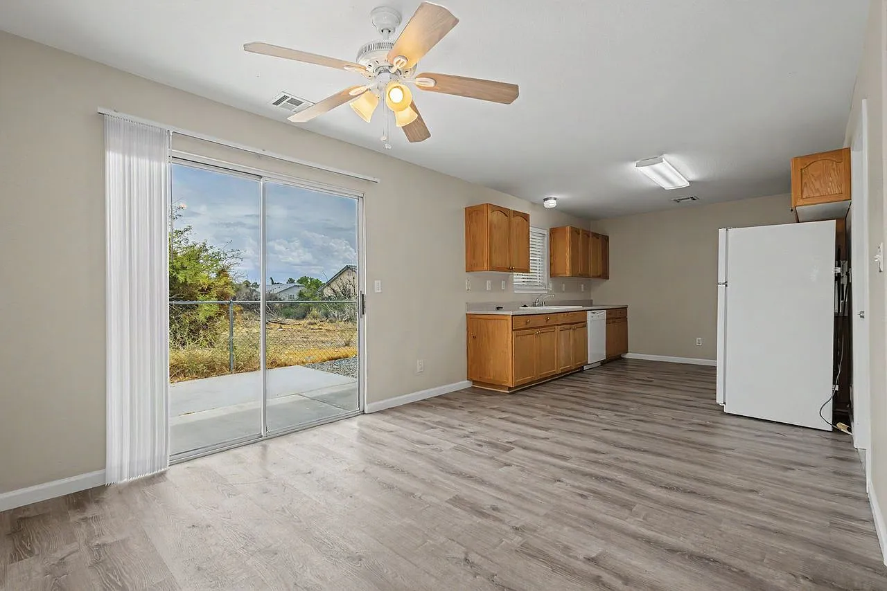 2 bed, 968 sqft, $1,289 — Photo 1
