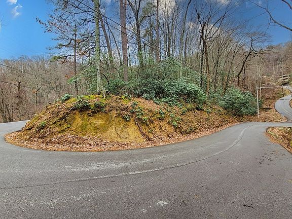 2nd image of 20 Luzerne Dr Lot 20