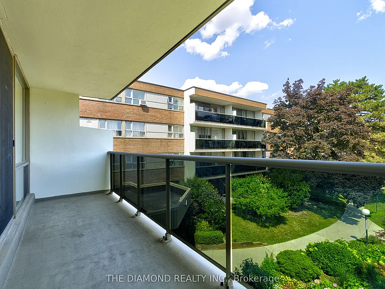 40 Sunrise Ave #301 — Photo 31