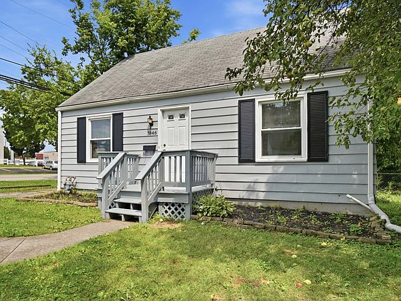 3rd image of 1846 Rhoda Ave