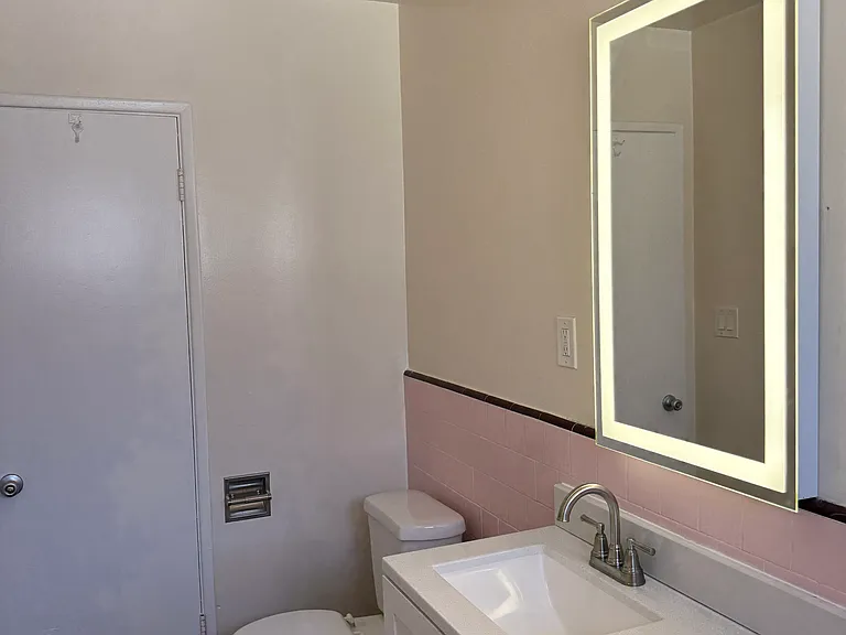 6033 1/2 Brooklyn Ave — Photo 6