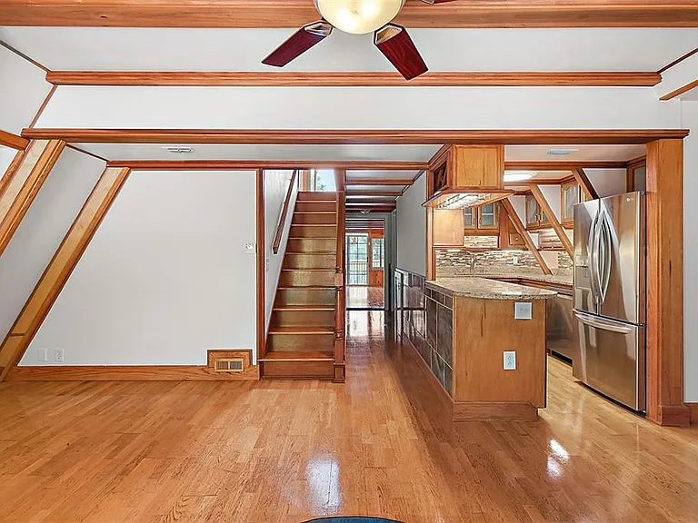 507 Lakeshore Dr — Photo 8