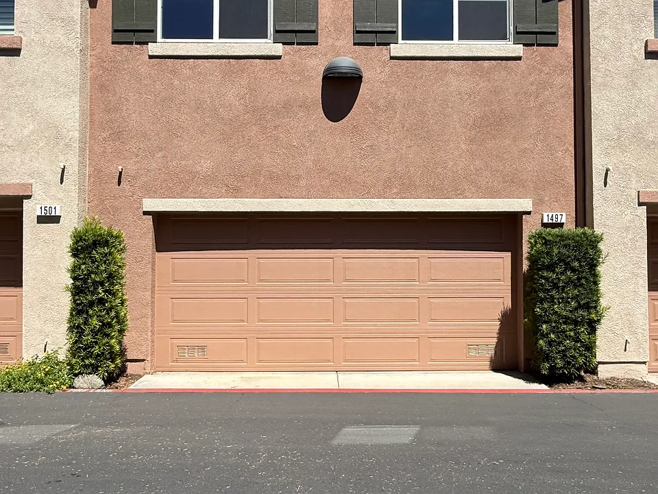 1497 Amsterdam Ct