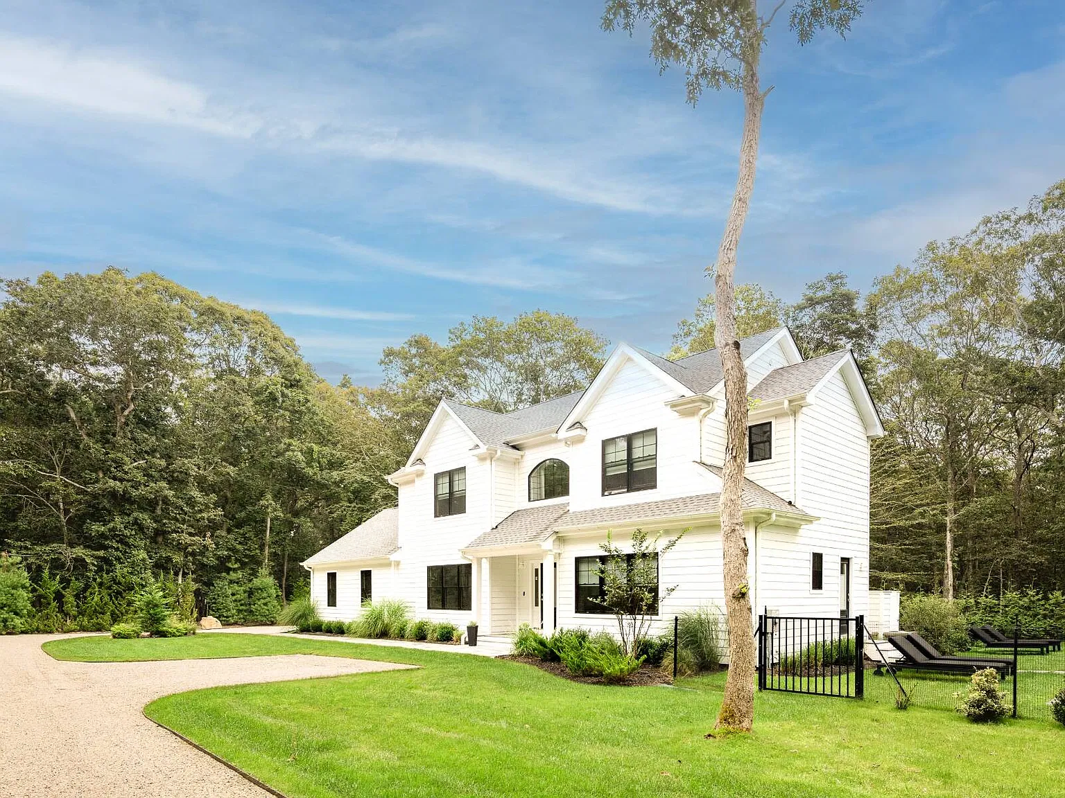 59 Gardiners Lane: Where Luxury Meets Spacious Living — Photo 3