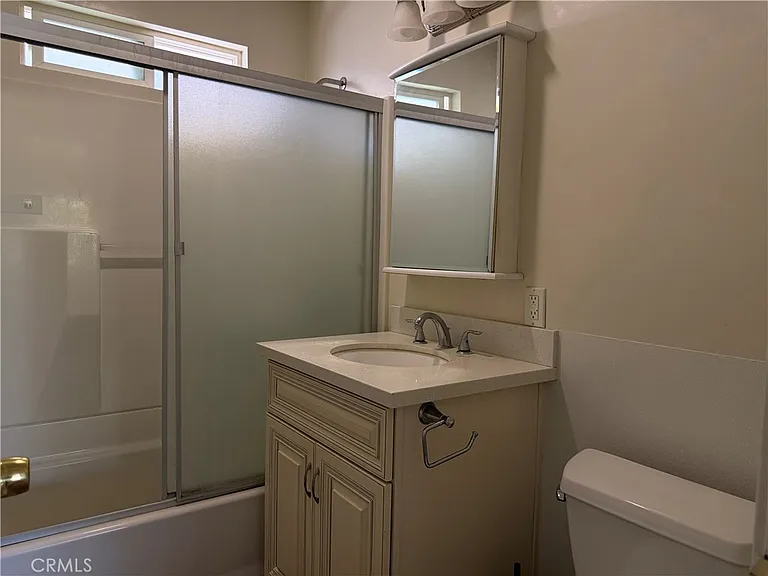 1340 N Buena Vista St #A — Photo 38