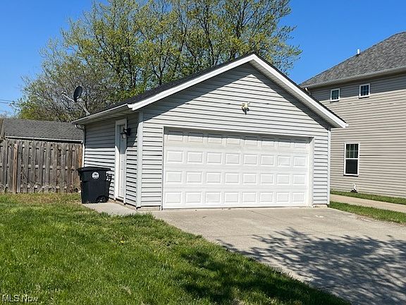 4th image of 3853 Stanley Tolliver Ave