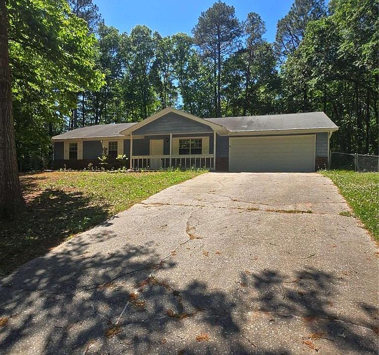 1st image of 125 E Country Woods Dr