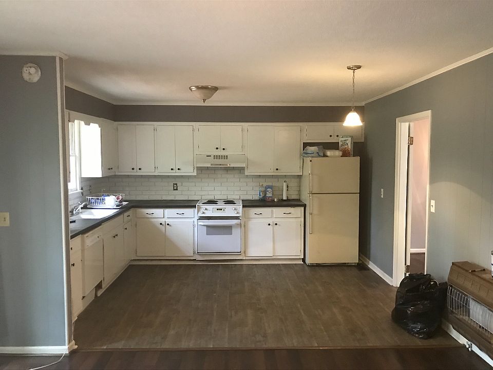 2nd image of 1336 3rd Ave SW