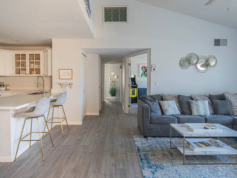 8055 E Thomas Rd — Photo 19