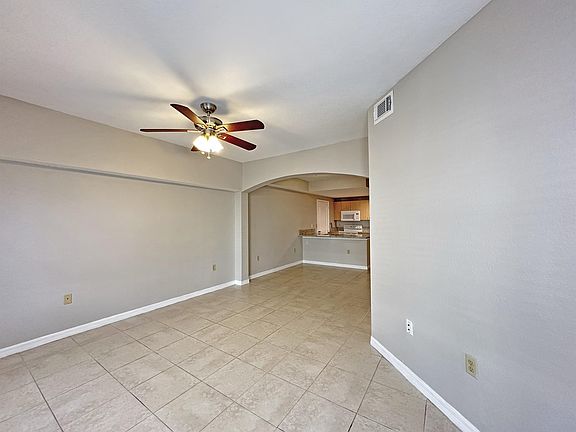 4th image of 124 SW Peacock Blvd APT 105