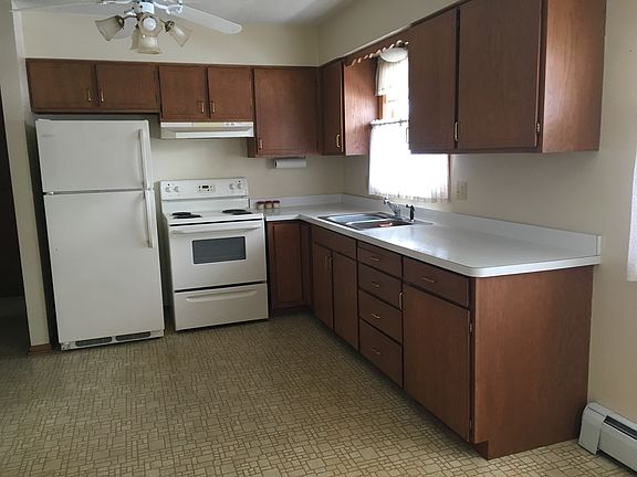 3rd image of 103 2nd Ave NW