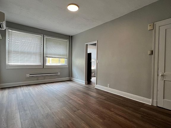 3rd image of 1717 N Talbott St APT 3