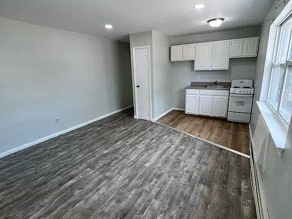 4th image of 394 Stuyvesant Ave #20