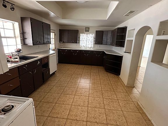 3rd image of 7230 N 37TH Avenue
