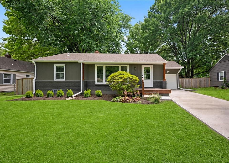 1st image of 4607 W 59th St