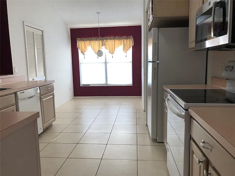 2673 Chatham Cir — Photo 14