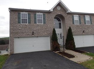 1110 Arrowhead Dr, Washington, PA