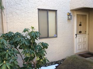 1 Gate House Ln #1, Edison, NJ 08820