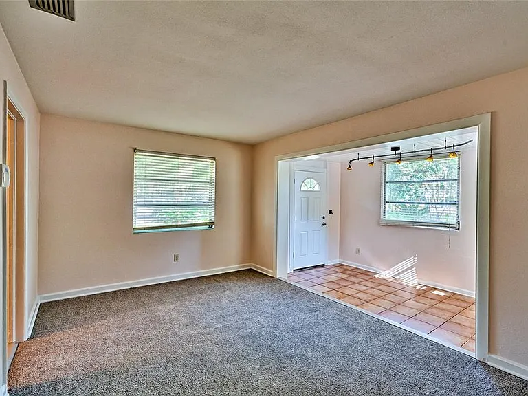 725 NW 33rd Ave — Photo 3