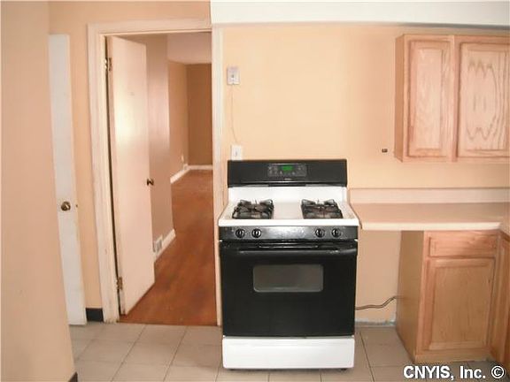 5th image of 158 Fillmore Ave