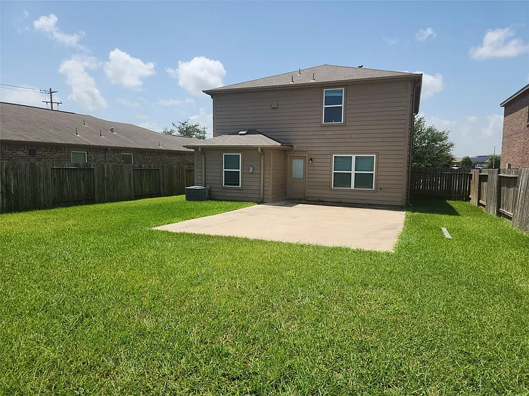 2218 Regatta Ln — Photo 3
