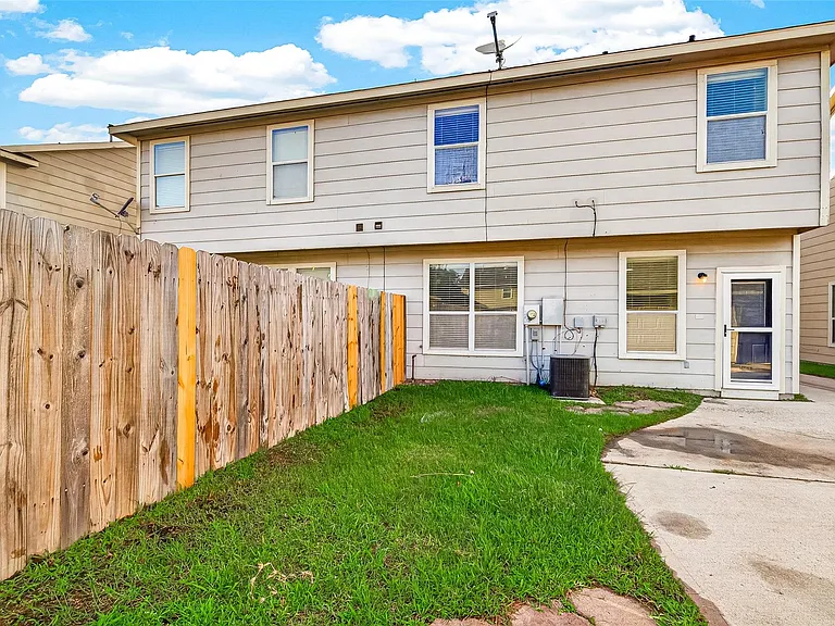 16743 Libson Falls Dr — Photo 28