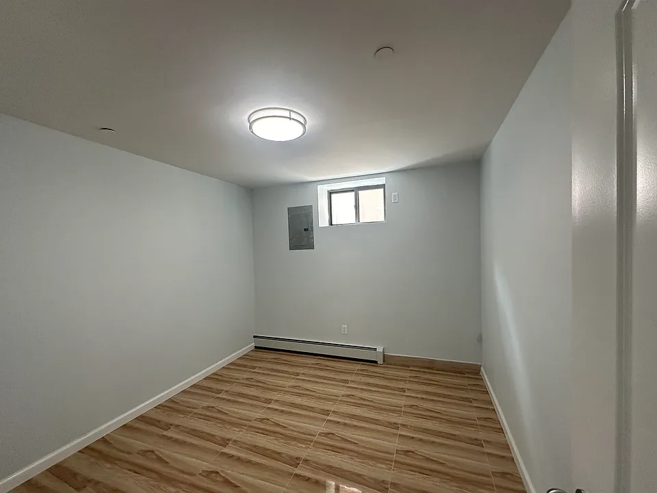 Building Photo 4
