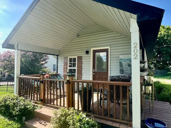 202 E Church Ave, Medina, TN 38355