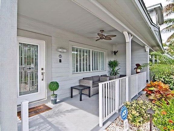 2nd image of 412 NE 21st Ct