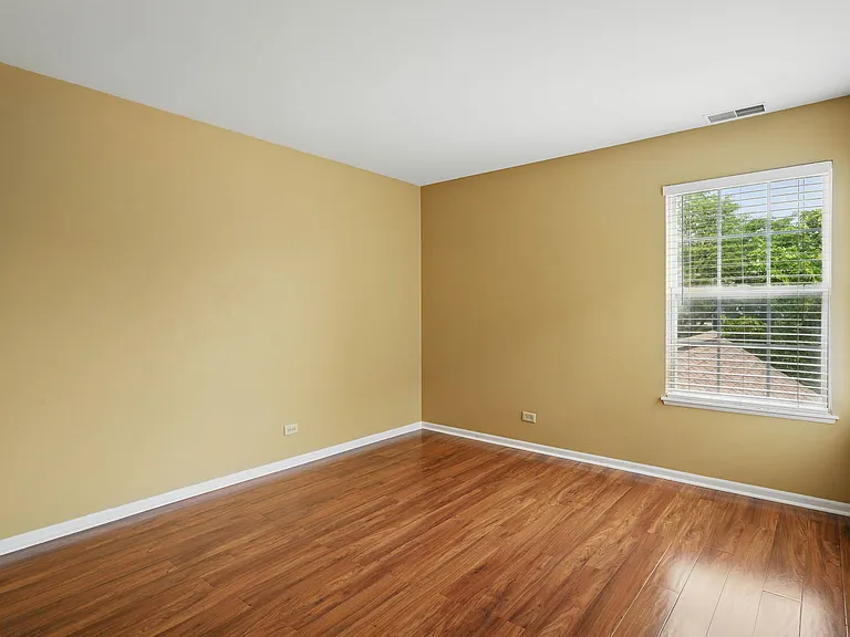 2052 Waverly Ln — Photo 13