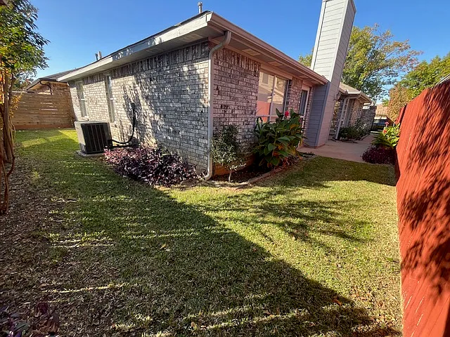 1320 Sheila Dr — Photo 18