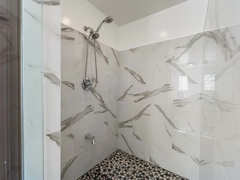 4733 Ambrose Ave — Photo 22