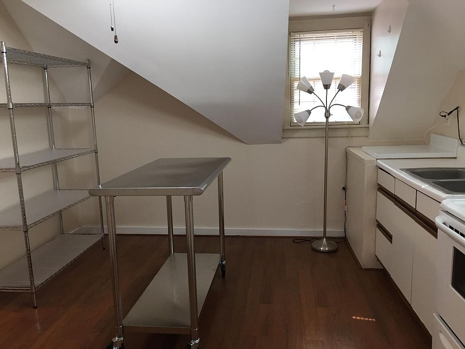 Kitchen--appliances provided