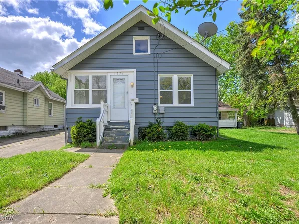 1254 Delos St, Akron, OH 44306