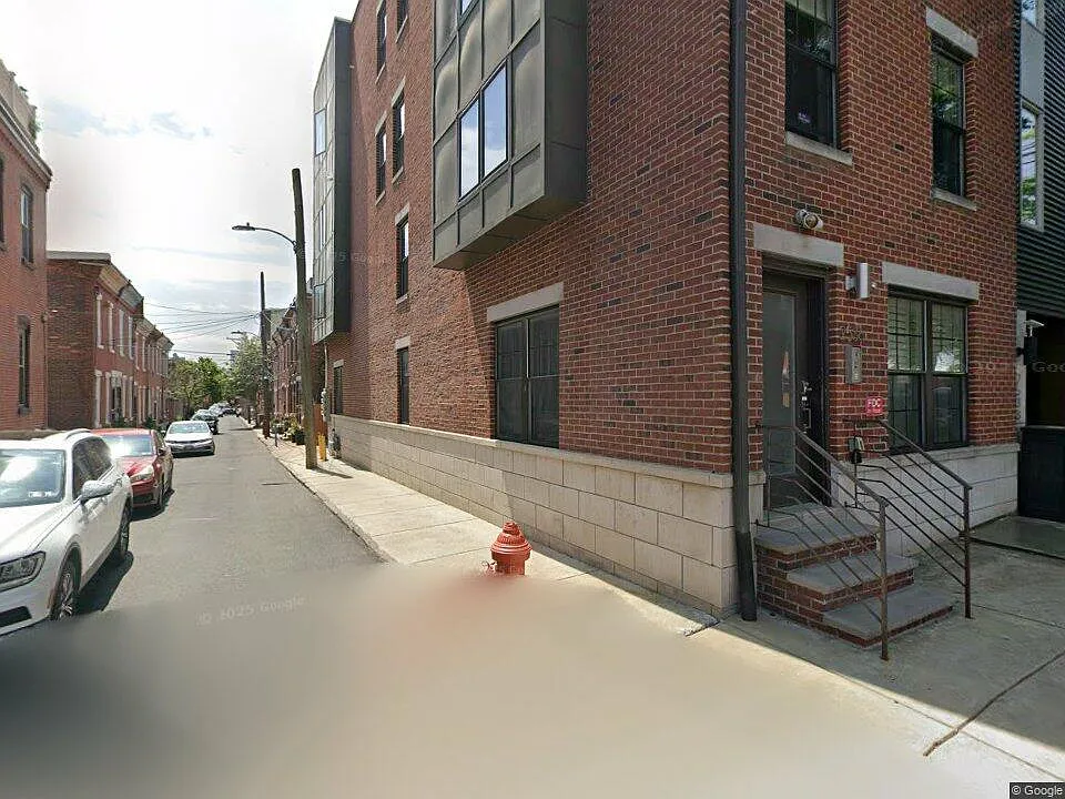 Building Photo - 2536 W Girard Ave #B