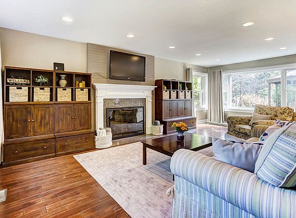 2nd image of 5417 Country Club Dr