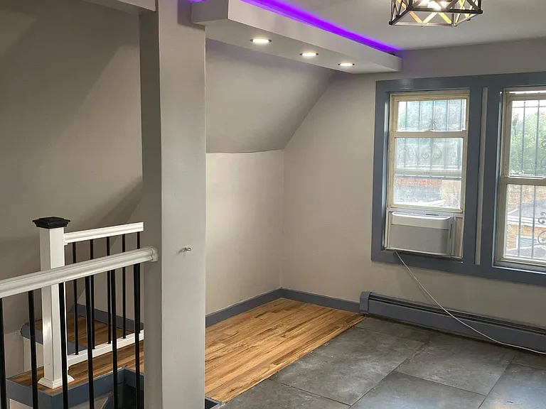 402 S 15th St #3 — photo 3 of 8