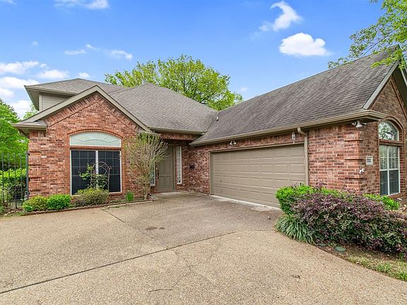 3rd image of 702 Village Green Dr