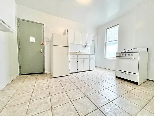 Rented by Keller Williams NYC | media 14