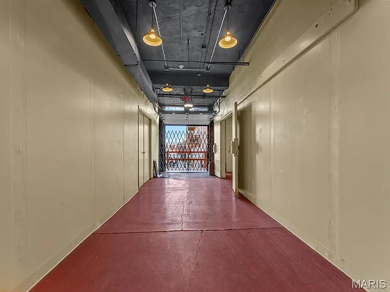 1007 Russell Blvd — Photo 10