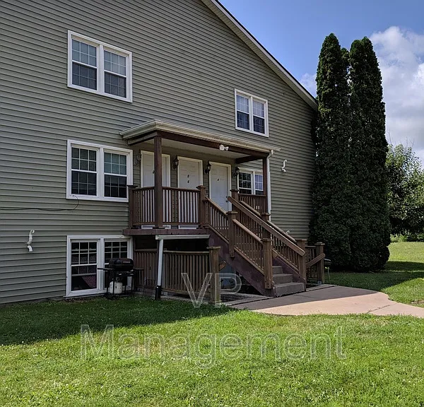 2218 Emerald Dr #4 — Photo 1